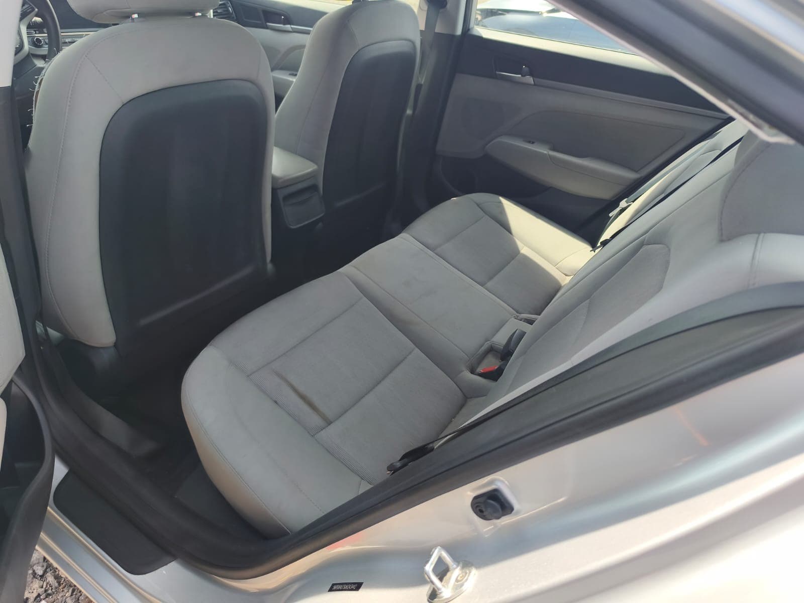 Hyundai Elantra SEL 2018, foto 9 de 11