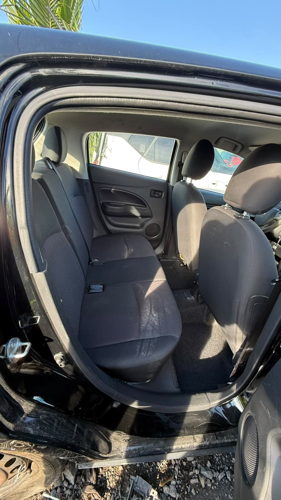 Mitsubishi Mirage ES 2020, foto 6 de 8