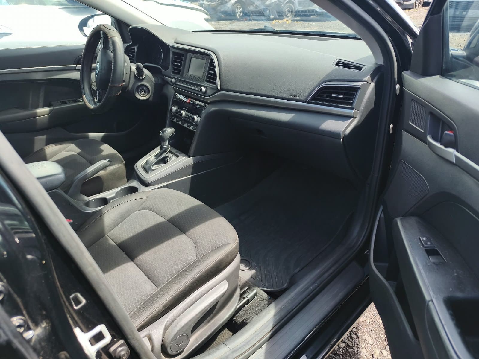 Hyundai Elantra SE 2020, foto 7 de 10